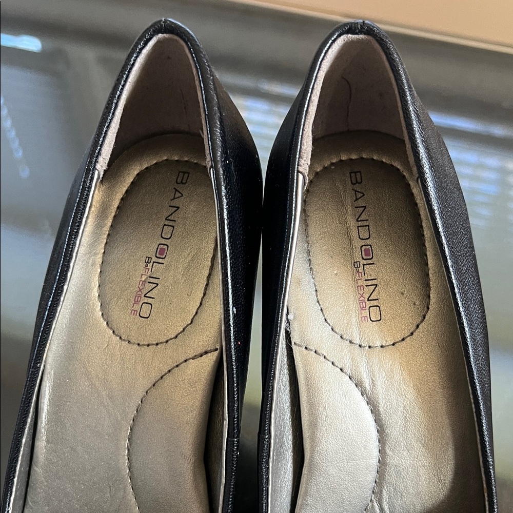 Bandolino Black Heels - Picture 2 of 8
